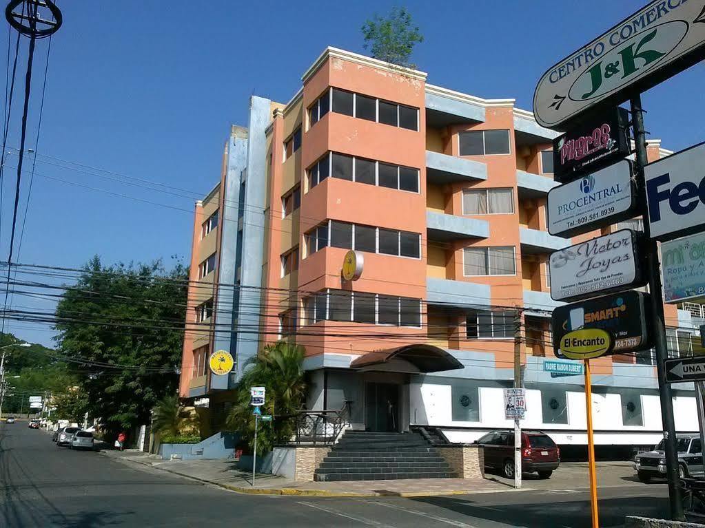 Apartahotel Jardines Metropolitanos Сантьяго-де-лос-Трейнта-Кабальєрос Екстер'єр фото